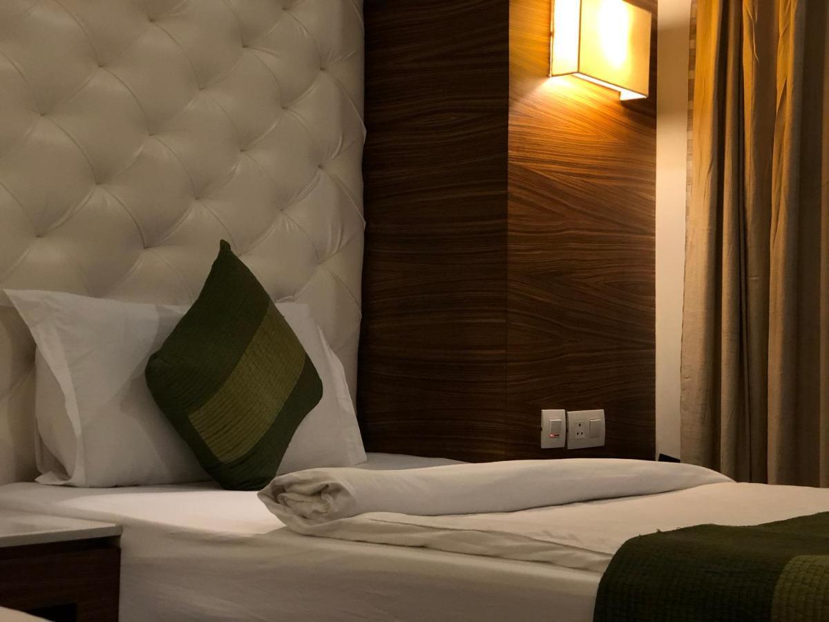Hotel Ivory 32 New Delhi Extérieur photo