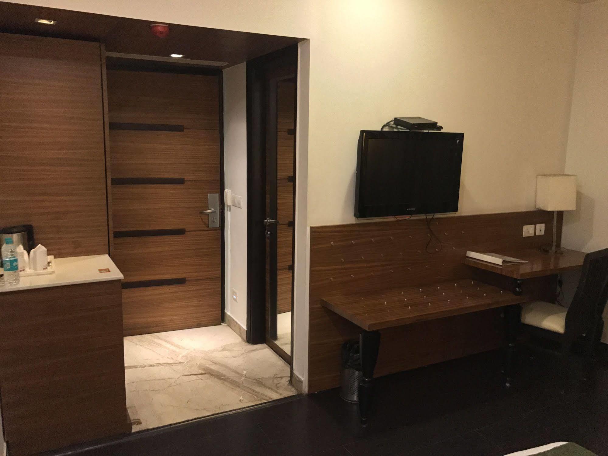 Hotel Ivory 32 New Delhi Extérieur photo