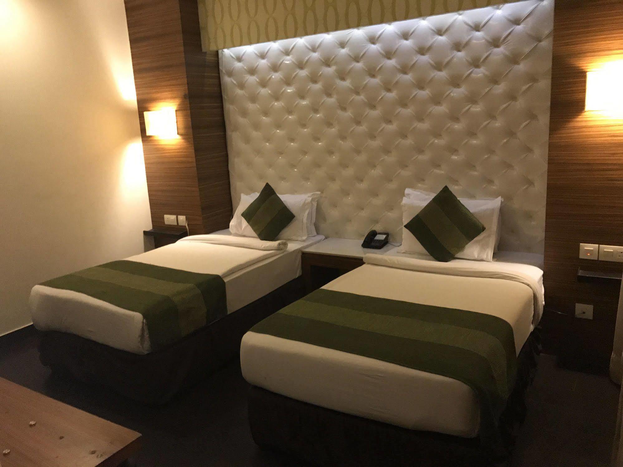 Hotel Ivory 32 New Delhi Extérieur photo