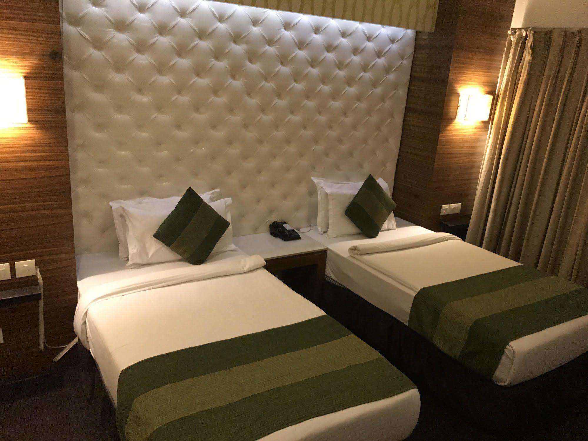 Hotel Ivory 32 New Delhi Extérieur photo