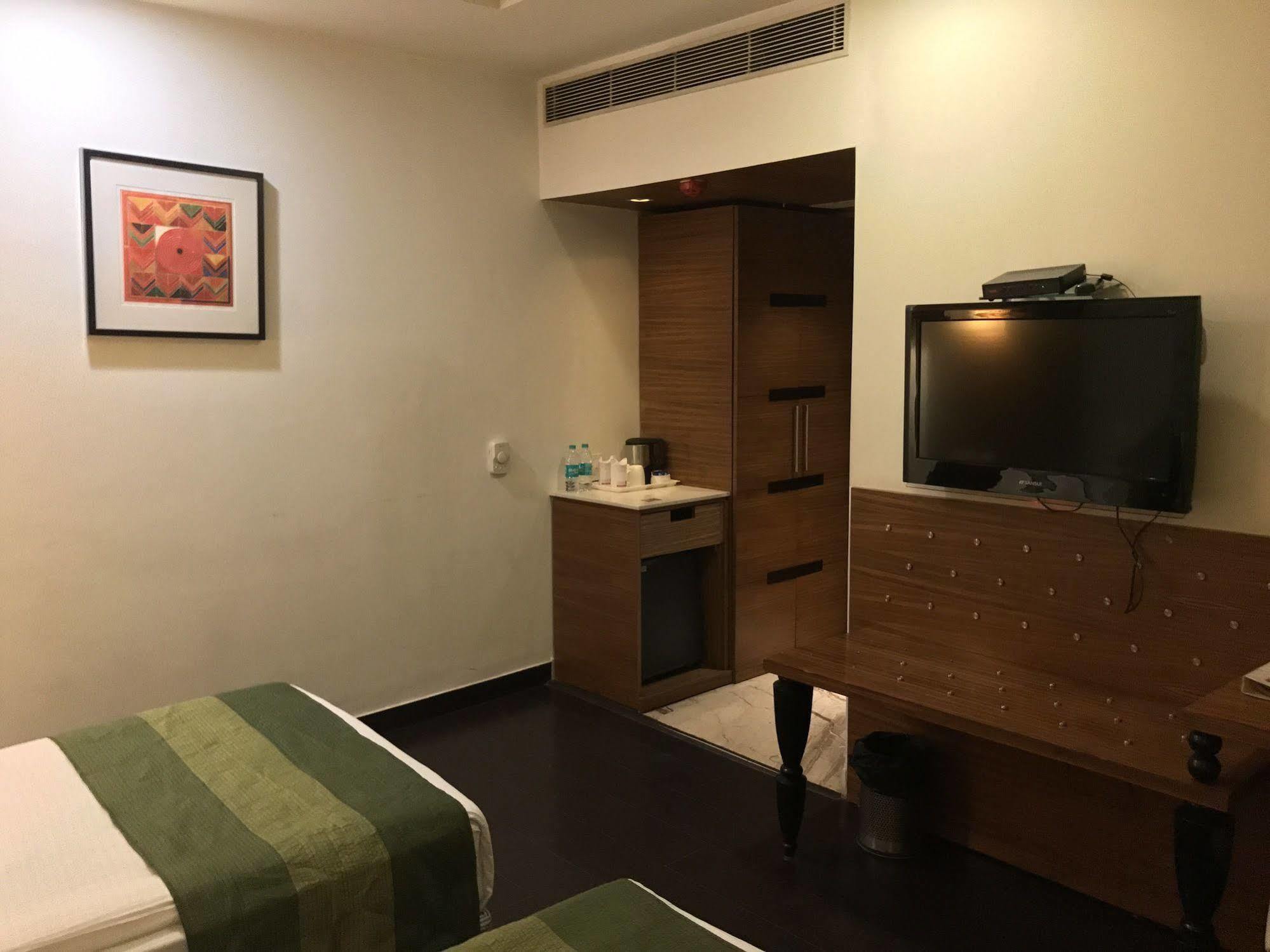 Hotel Ivory 32 New Delhi Extérieur photo