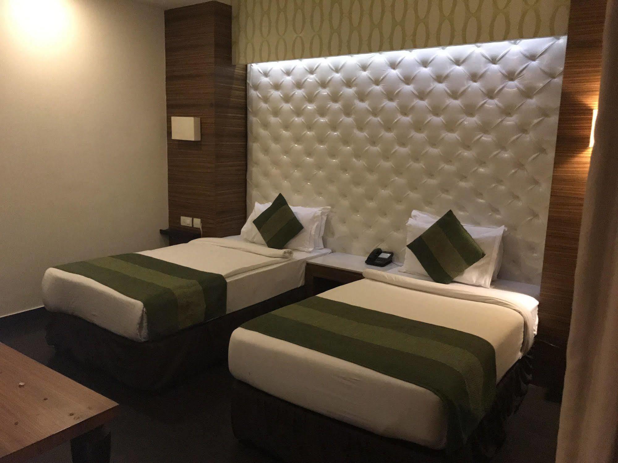 Hotel Ivory 32 New Delhi Extérieur photo